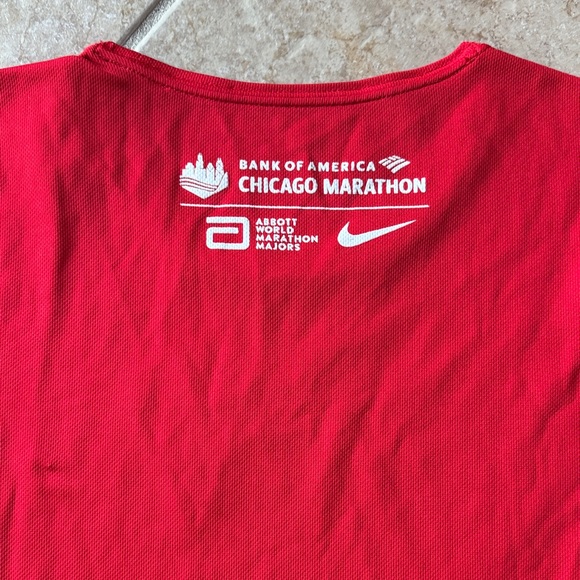 Nike Red Chicago Marathon Tee - Picture 3 of 4